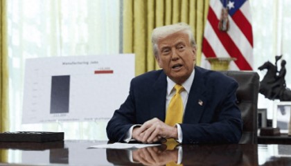 泽连斯基有一个大胆计划，特朗普已经开了绿灯，普京强硬警告：“战斧”若出，俄美翻脸！