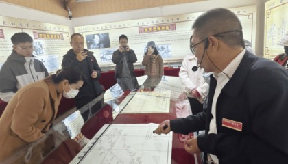 【央媒看乌兰】青海乌兰：双峰驮起家国梦，悠扬驼铃映山河