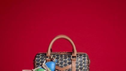 Moynat为庆祝乙巳蛇年，推出2025新春限定系列