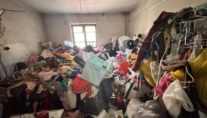 退休金超9000，91岁老人家中却“垃圾成山”！原因心酸