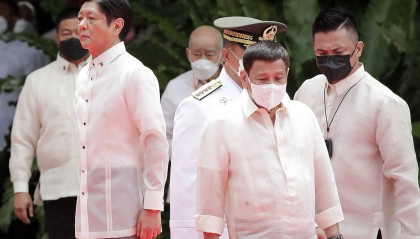 美万万没料到！一夜之间，菲政坛巨变，马科斯恐“自身难保”？