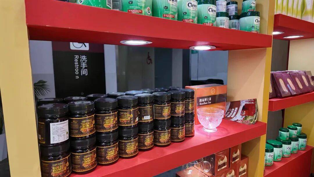 进博观察④:“大”与“小”间,看进博会“普惠包容”|大江东